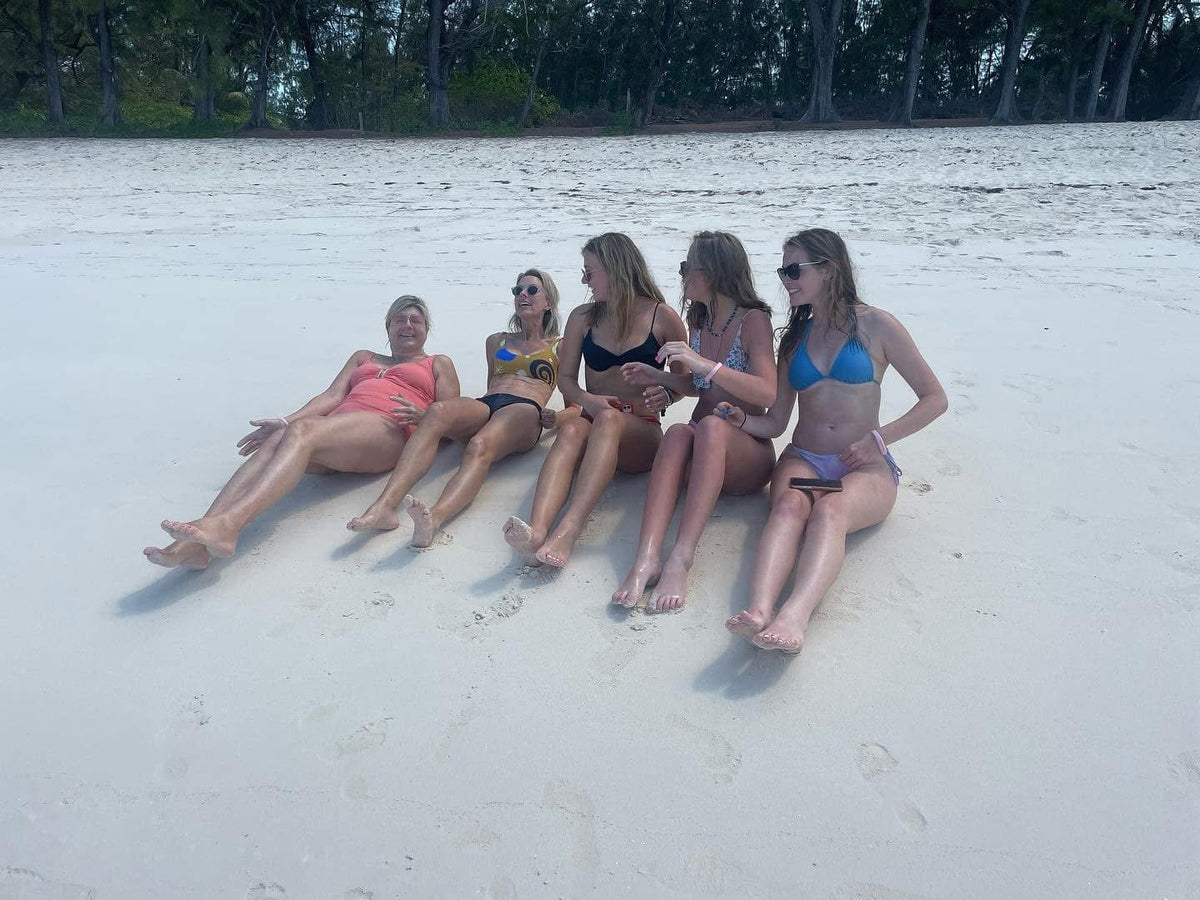 Swimming with Pigs Tour – Private Island Experience