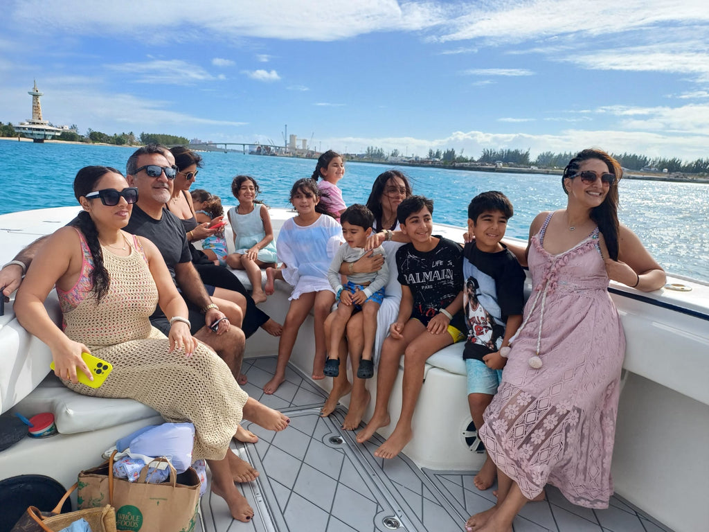 Private Island Adventure – Swim with the Pigs & Beach Lunch Stop